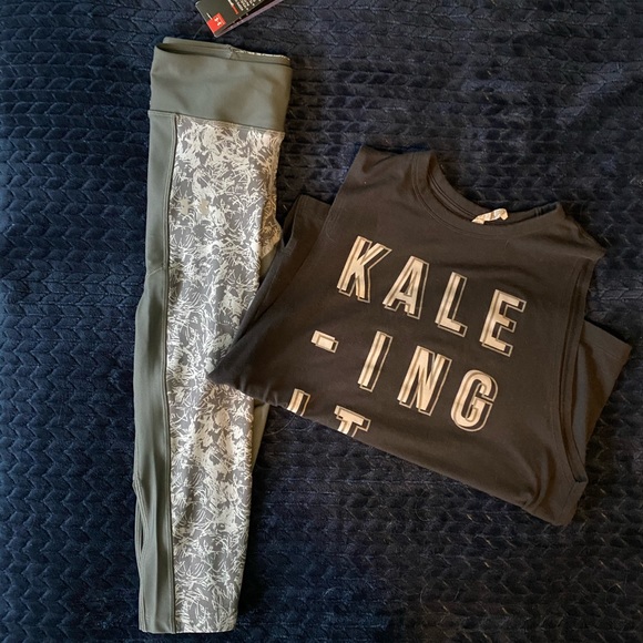 Under Armour Bundle - Picture 12 of 12